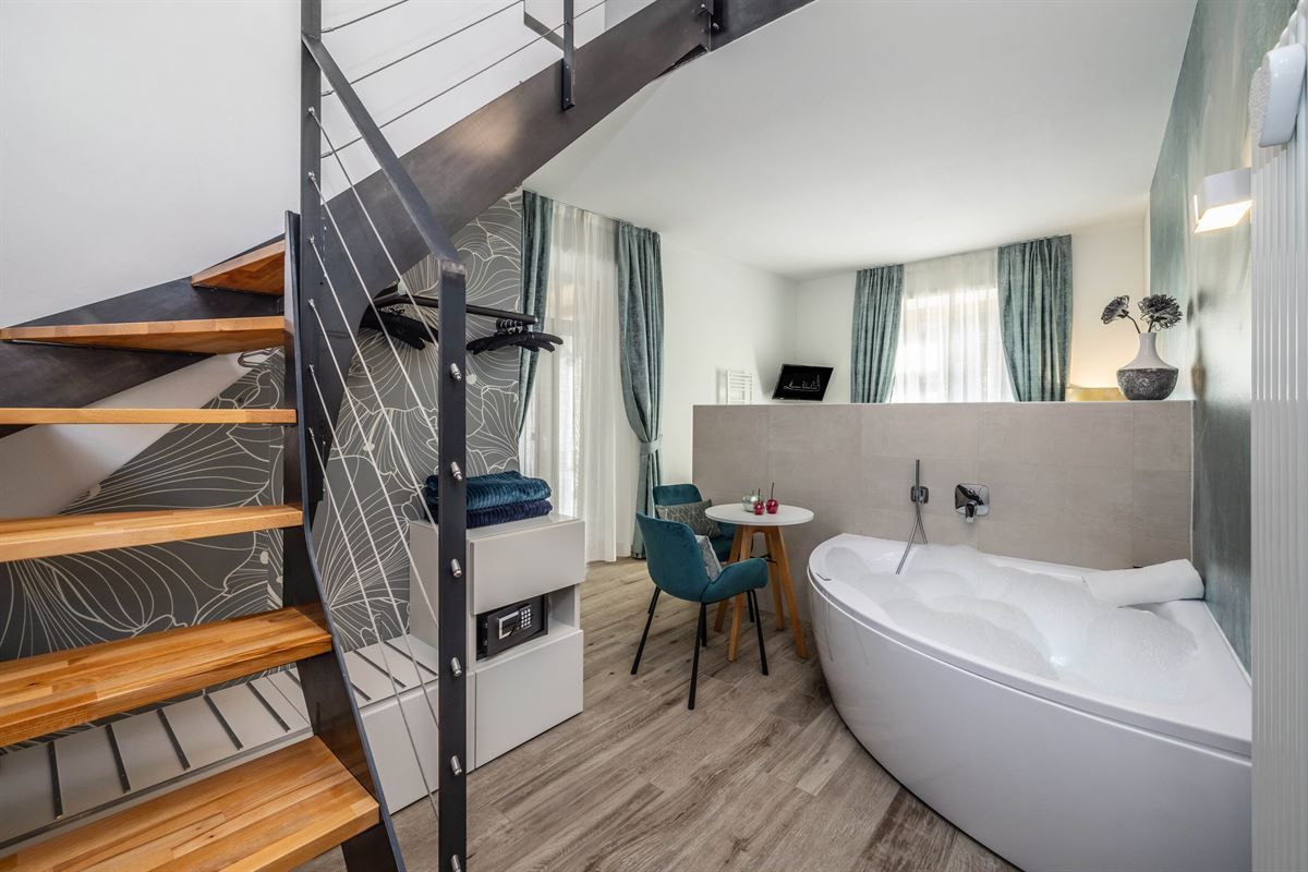 Suite Relax- Scala soppalco- Maison Valentina